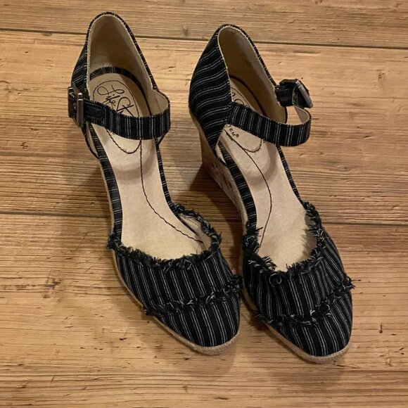 LIFE STRIDE Leena Wedge Black & White Stripe Sandals Cork Heel Women's Size 7W - Picture 1 of 7